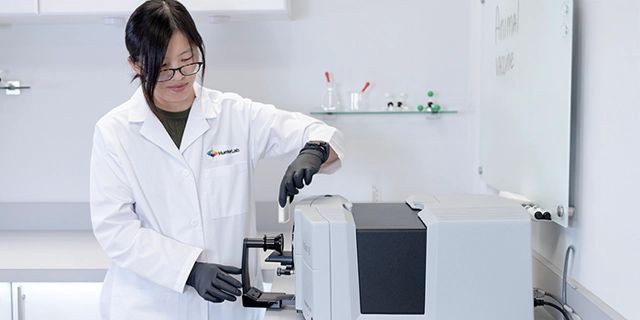 Measuring color with the UltraScan VIS