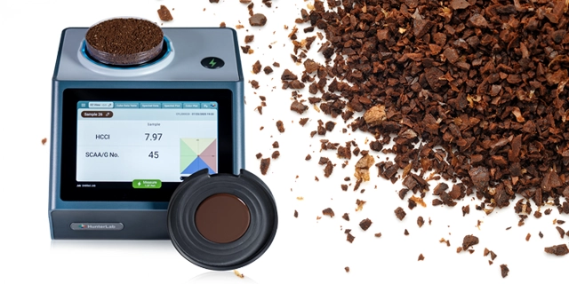 ColorFlex L2 measuring grained coffee