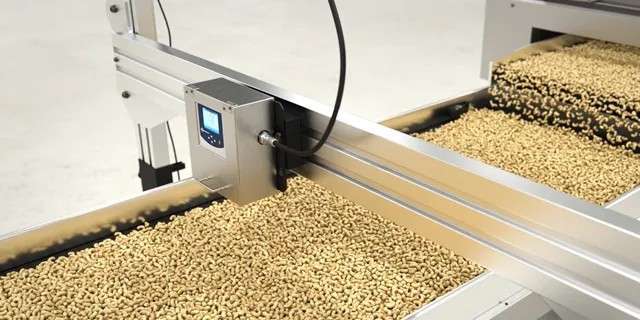 Measuring cashew roast color with the HunterLab SpectraTrendHT