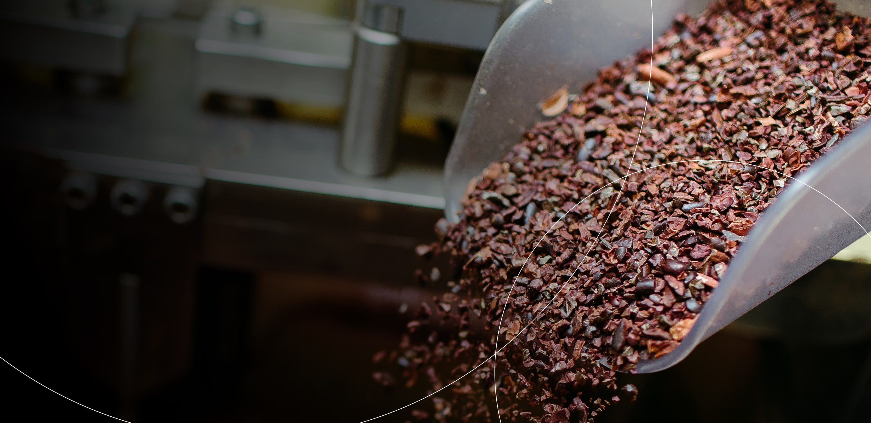 Red sample flowing from a scooper